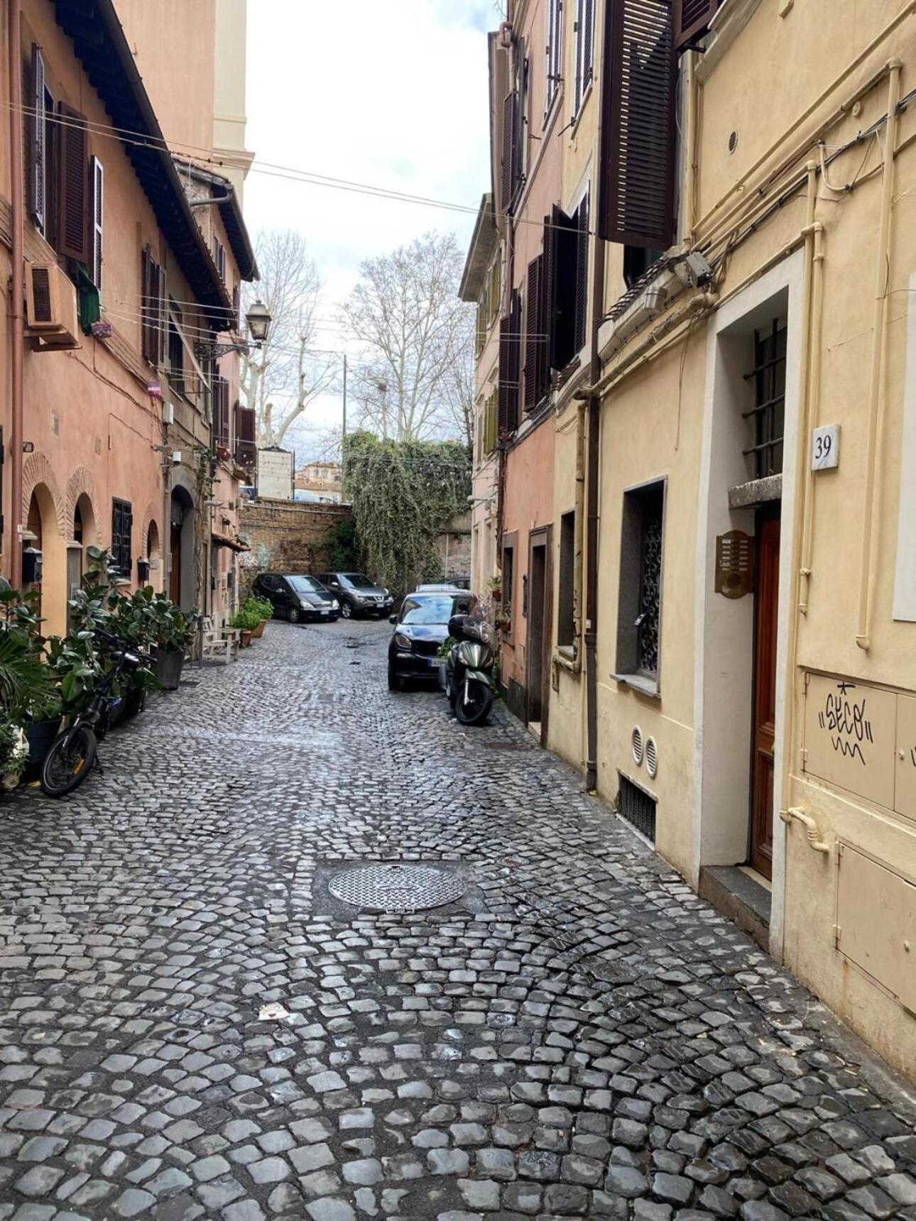 Casa Vicolo Moroni - Trastevere โรม ภายนอก รูปภาพ