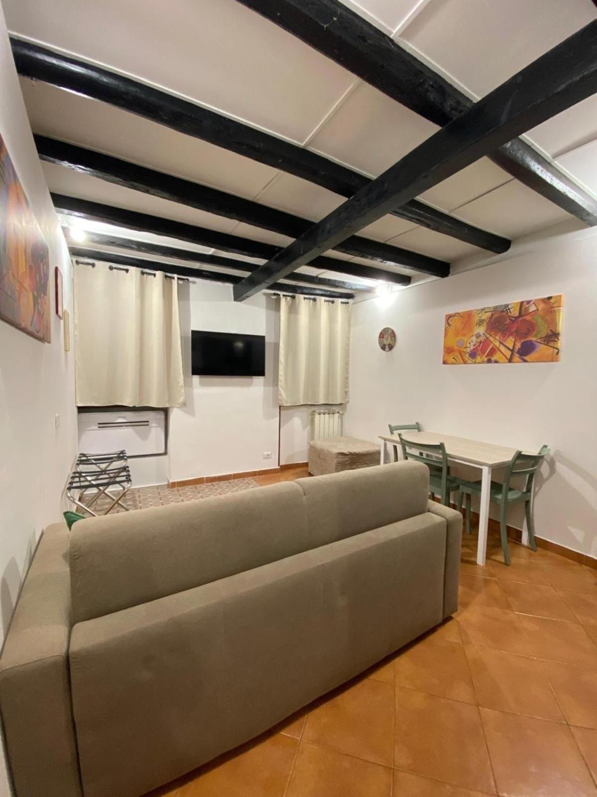Casa Vicolo Moroni - Trastevere โรม ภายนอก รูปภาพ